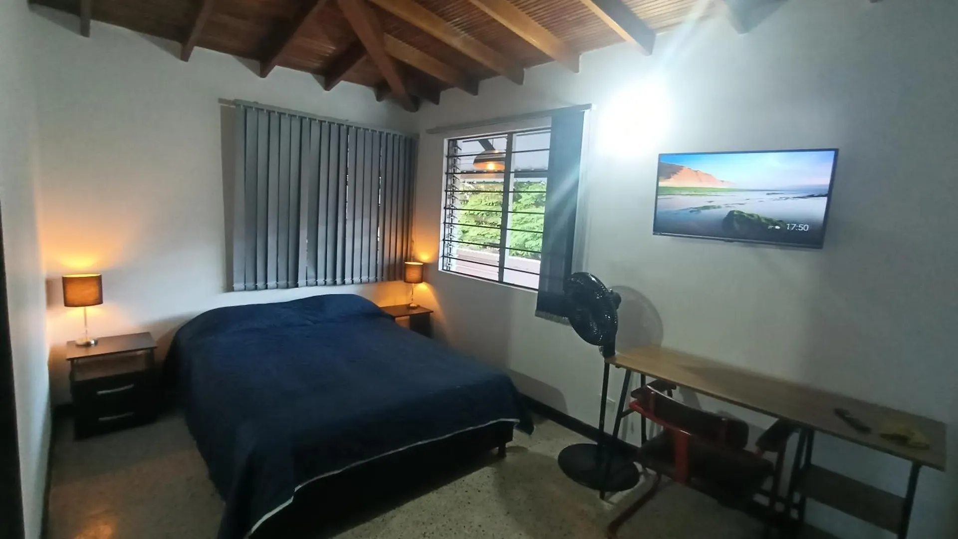 Apartamento Independiente Con Terraza En Belen Cerca A Laureles Medellin Apartment